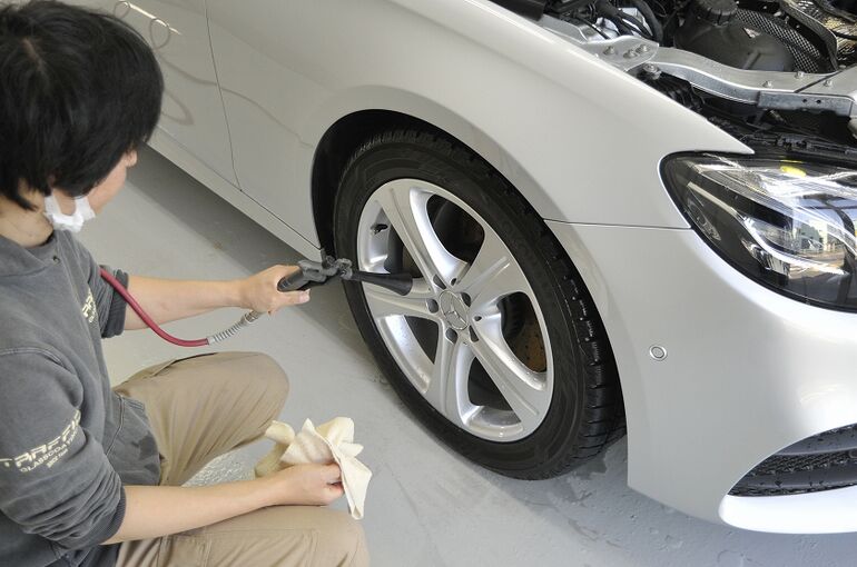 13.ベンツE220d　ブロワー2