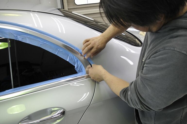 14.ベンツE220d　マスキング