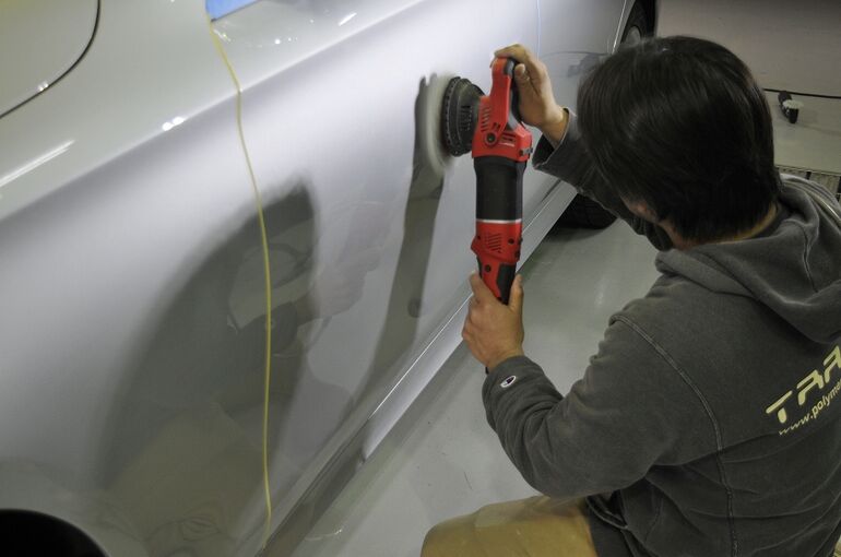 21.ベンツE220ｄ　ドア磨き施工