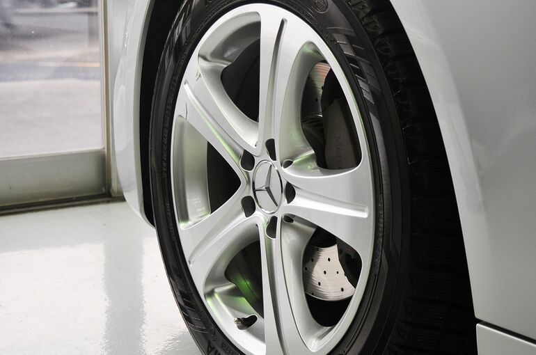32.ベンツE220d　施工後　ホイール