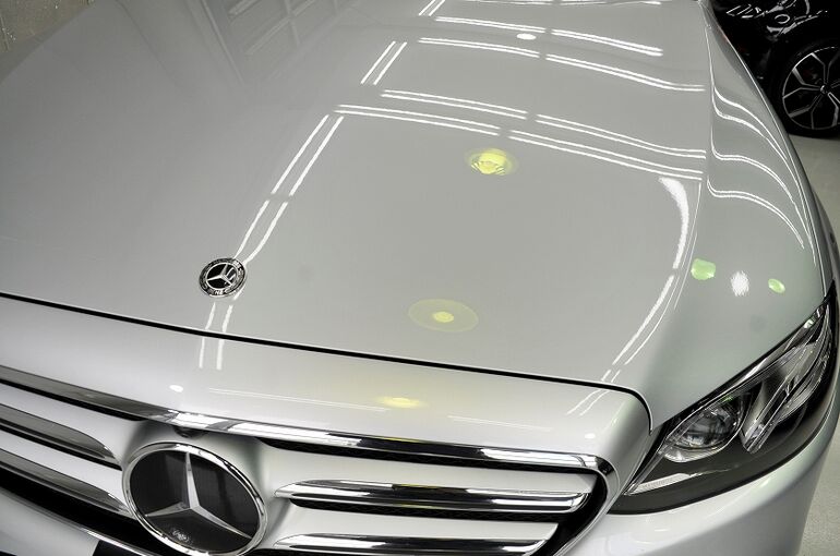 34.ベンツE220d　施工後　ボンネット