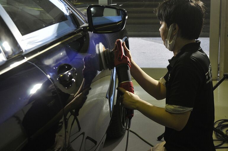 BMW840ｄ　側面磨き、脱脂