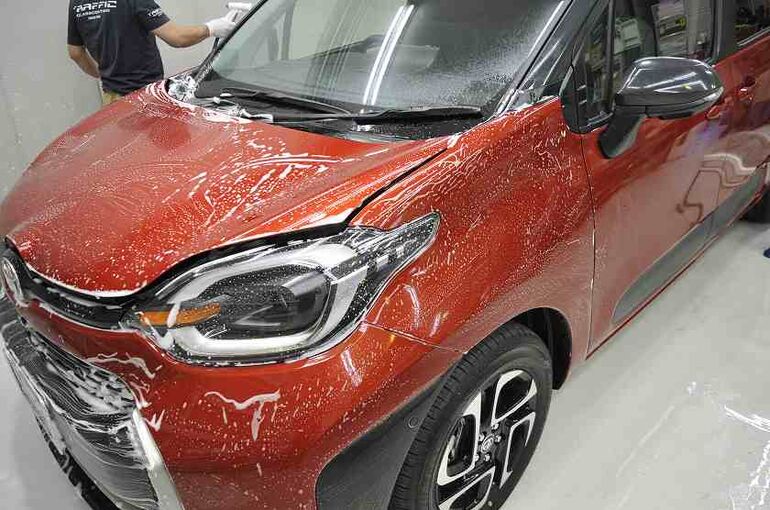 シエンタ　クレンジング剤を塗布した後の洗車