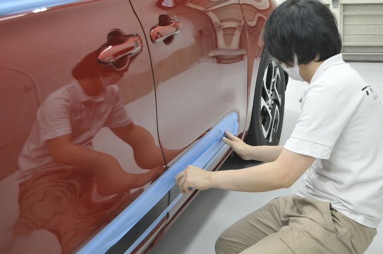 トヨタ　シエンタ　ドア下部マスキング処理