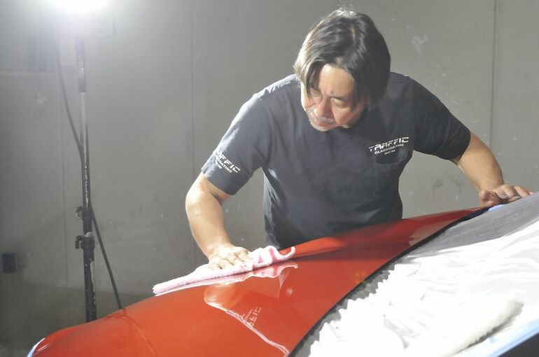 トヨタ　シエンタ　磨き施工後　シリコンオフにより拭き取り、余剰分を更に拭き取り