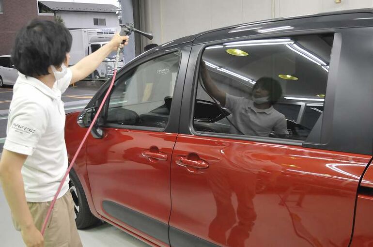 トヨタ　シエンタ　磨き施工後　ブロワー掛け
