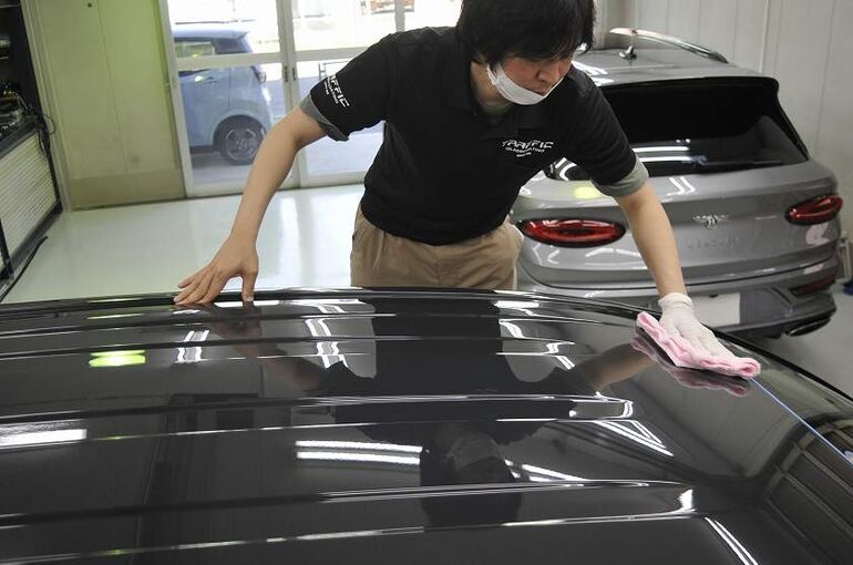 トヨタ　シエンタ　コーティング剤塗布前、純水での拭きあげ