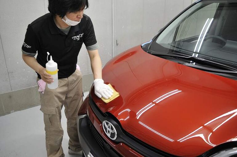 トヨタ　シエンタ　コーティング前の脱脂