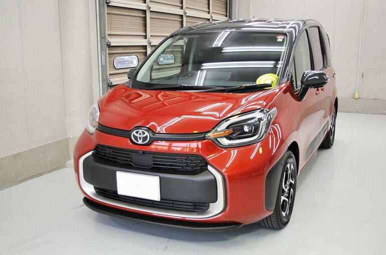 トヨタ　シエンタ　コーティング施工後　左前方