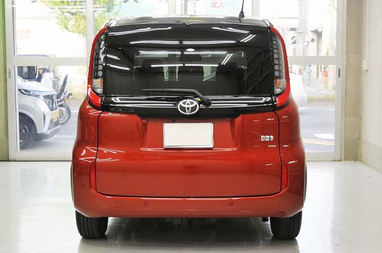 トヨタ　シエンタ　コーティング施工後　後方