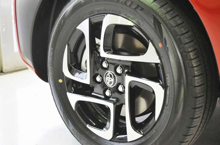 トヨタ　シエンタ　コーティング施工後　ホイール、タイヤ