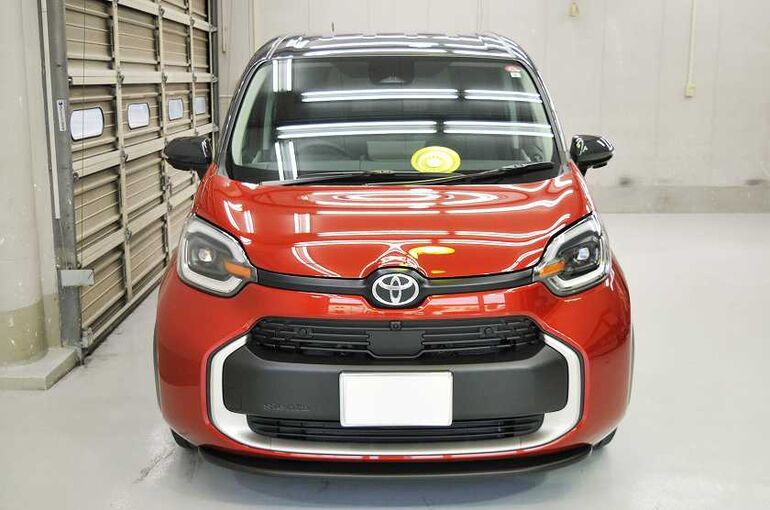 トヨタ　シエンタ　コーティング施工後　前方