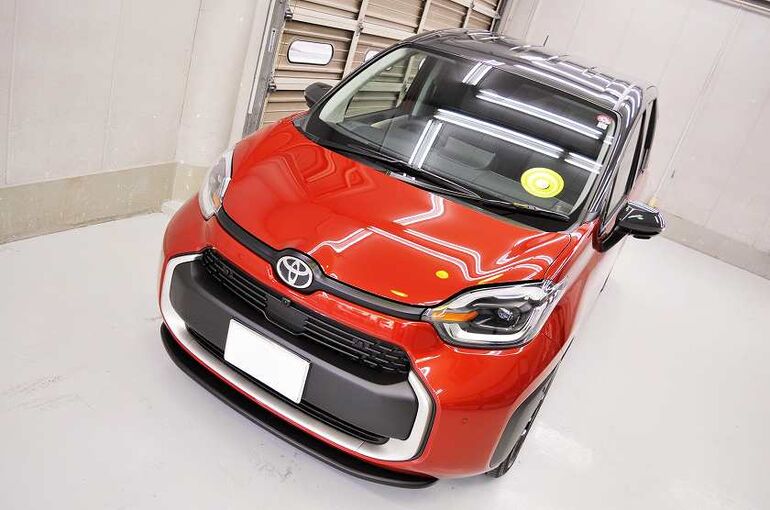トヨタ　シエンタ　コーティング施工後　左前方