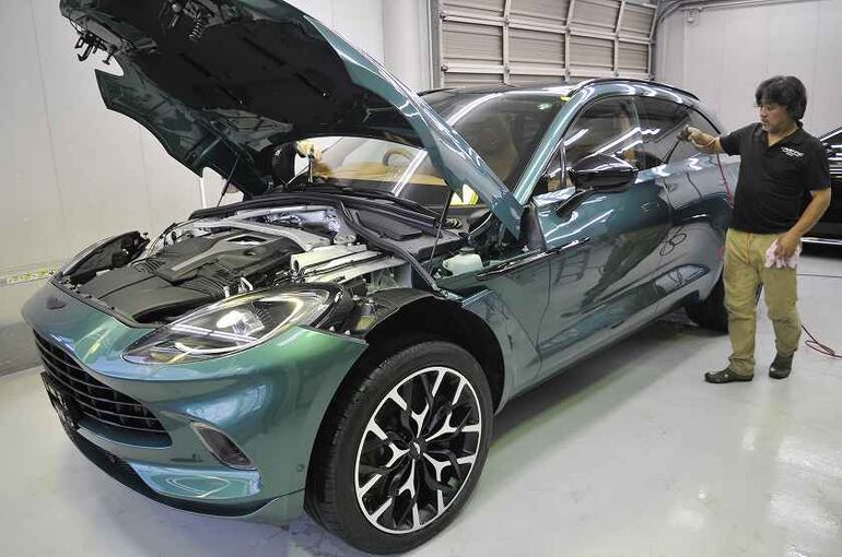 アストンマーティン　DBX　ブロワー工程