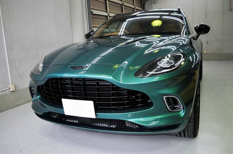 アストンマーティン　DBX　コーティング施工完了　正面　全景