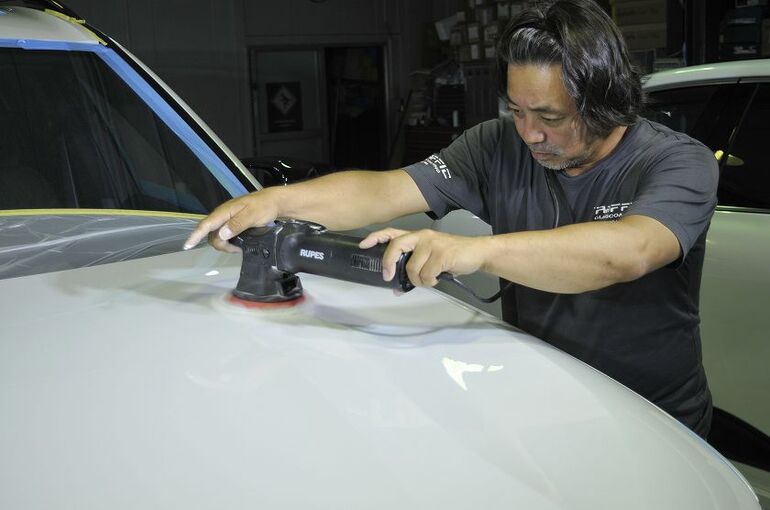 BMW X7　ボンネット　試し磨き