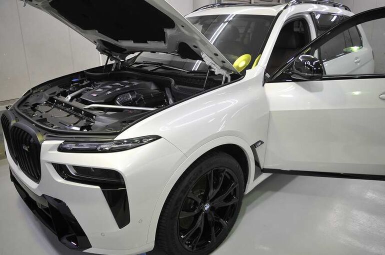 BMW X7　磨き施工後　全体清掃
