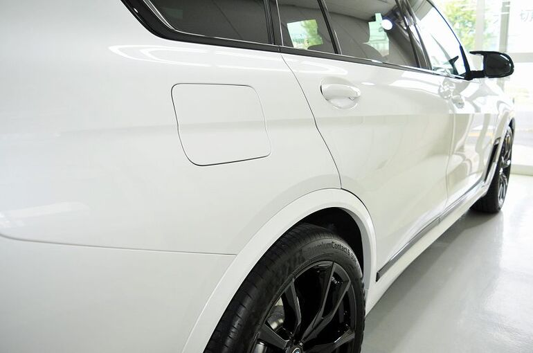 BMW X7　コーティング施工完了　右サイド部