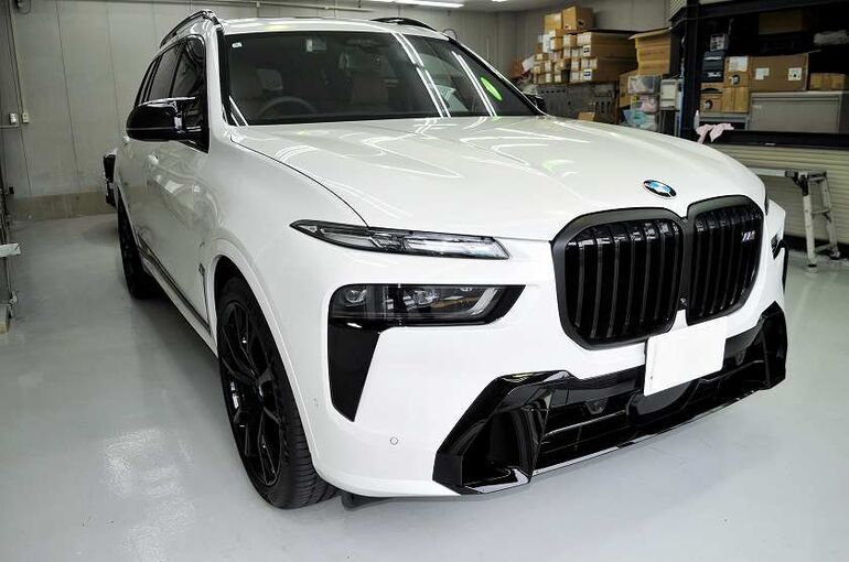 BMW X7　コーティング施工完了　右前より全景