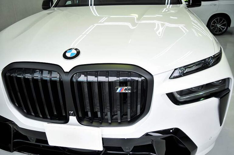 BMW X7　コーティング施工完了　正面　左側