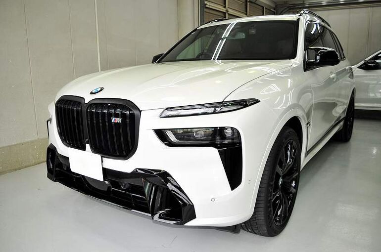 BMW X7　コーティング施工完了　左前より全景