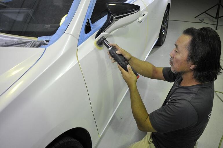 レクサス ES300ｈ　サイドミラー部　ミニポリッシャーによる磨き施工