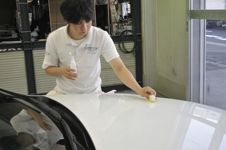 レクサス ES300ｈ　ボンネット部　コーティング剤塗布　2液目