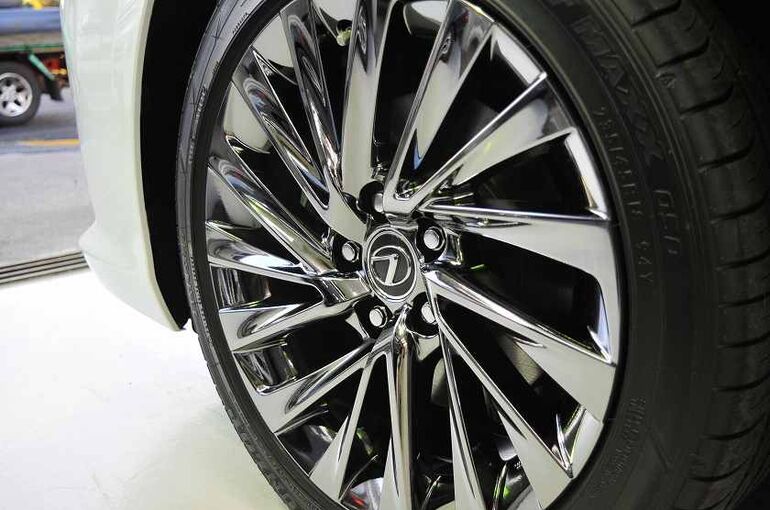 レクサス ES300ｈ　コーティング施工完了　左前ホイール　ホイールコーティング施工済