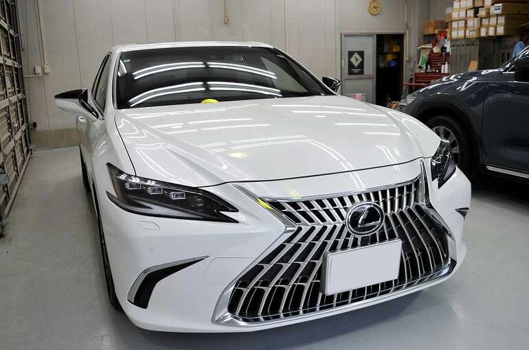 レクサス ES300ｈ　コーティング施工完了　右前からの全景