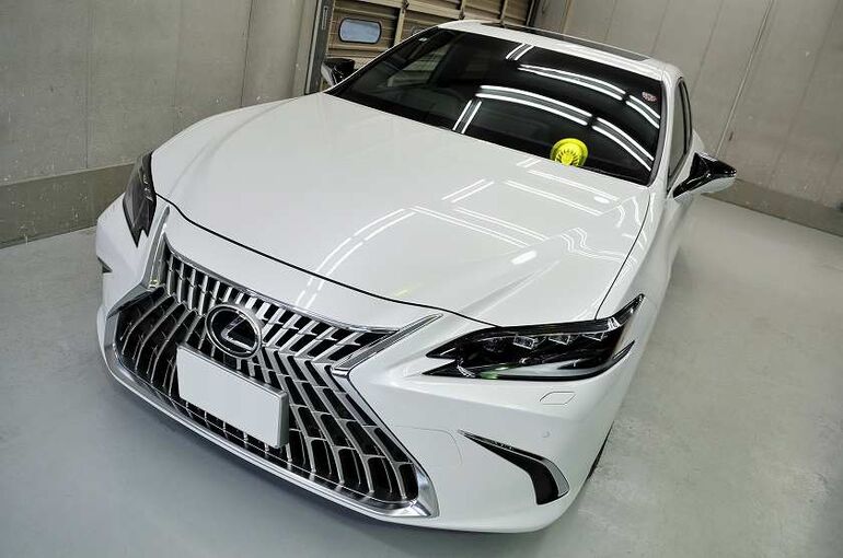 レクサス ES300ｈ　コーティング施工完了　右前からの全景