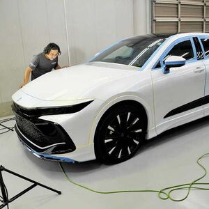 トヨタ　クラウン　クロスオーバー　磨き施工前の塗装面のチェック　ボンネット部