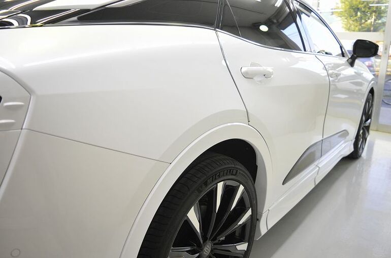 トヨタ　クラウン　クロスオーバー　コーティング施工完了　右サイド部