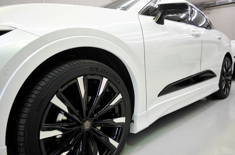 トヨタ　クラウン　クロスオーバー　コーティング施工完了後　右サイド部