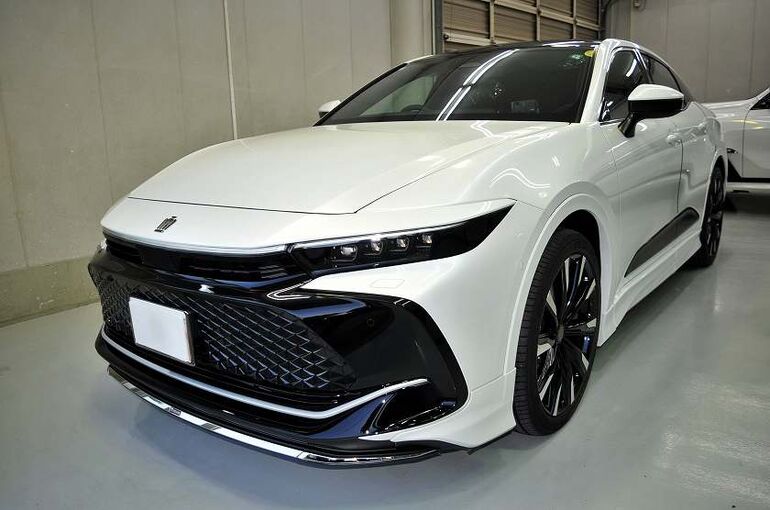 トヨタ　クラウン　クロスオーバー　コーティング施工完了後　左前方より全体像