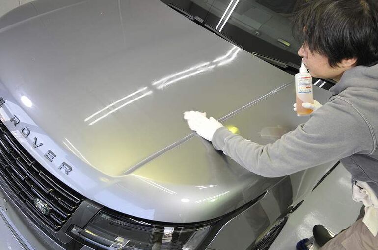 レンジローバー オートバイオグラフィ　クレンジング施工途中