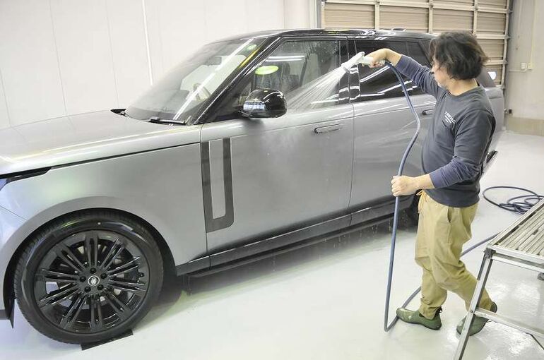 レンジローバー オートバイオグラフィ　クレンジング施工後の洗車