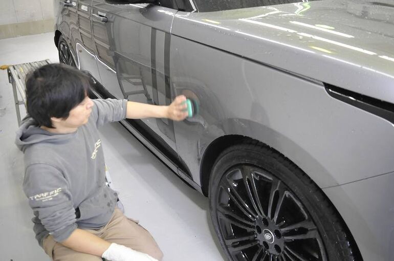 レンジローバー オートバイオグラフィ　洗車後の鉄粉除去　ボディ　サイド面