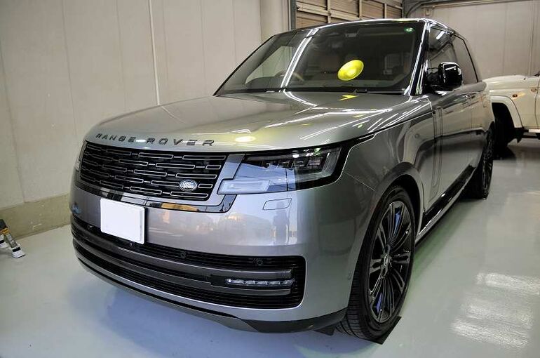 レンジローバー オートバイオグラフィ　コーティング施工後　左前からの構図　全体像