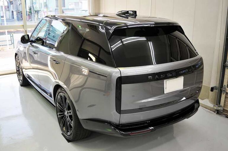 レンジローバー オートバイオグラフィ　コーティング施工後　左後ろからの構図　全体像