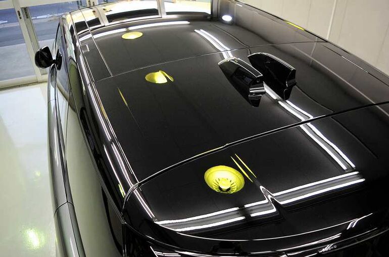 レンジローバー オートバイオグラフィ　コーティング施工後　上からの構図　ルーフ部