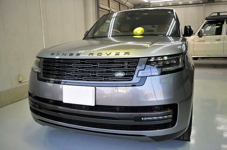 レンジローバー オートバイオグラフィ　コーティング施工後　左前からの構図　全体像