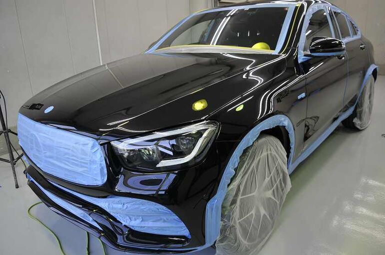 メルセデスAMG  GLC43クーペ 磨き前　養生完了
