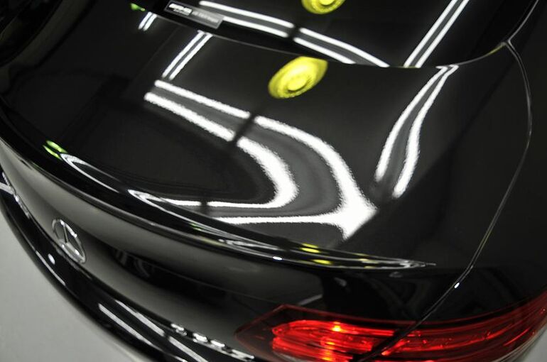 メルセデスAMG　C63S　下地処理、磨き、コーティング施工後のトランク部右サイドの写真