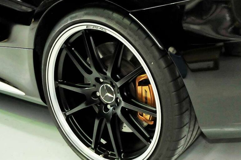 メルセデスAMG　C63S　ホイールコーティング施工後の左後ろのホイール写真