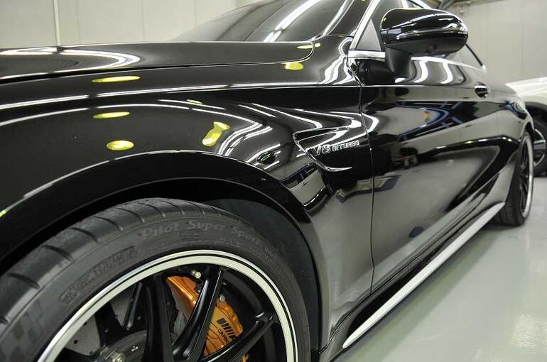 メルセデスAMG　C63S　下地処理、磨き、コーティング施工後左サイド　左前から撮った写真