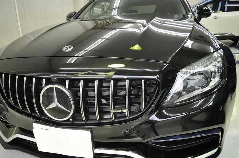 メルセデスAMG　C63S　下地処理、磨き、コーティング施工後、右前方よりアップの写真
