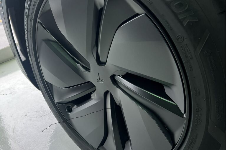 テスラ　モデル3　ホイールコーティング施工写真