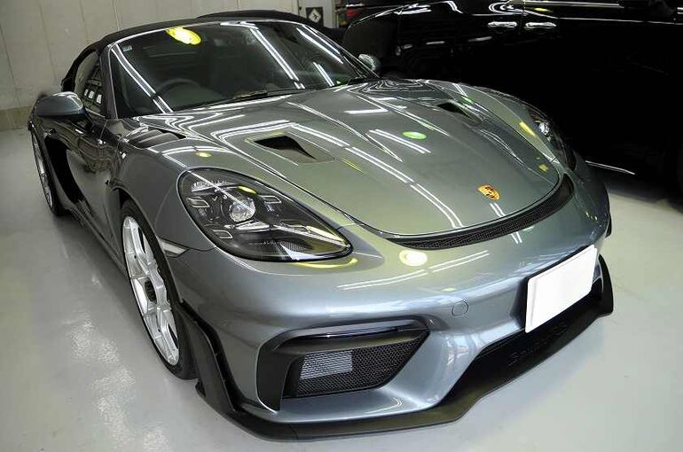 ポルシェ 718 スパイダーRS　トラフィックガラスコーティング施工完了後　右前より全体像