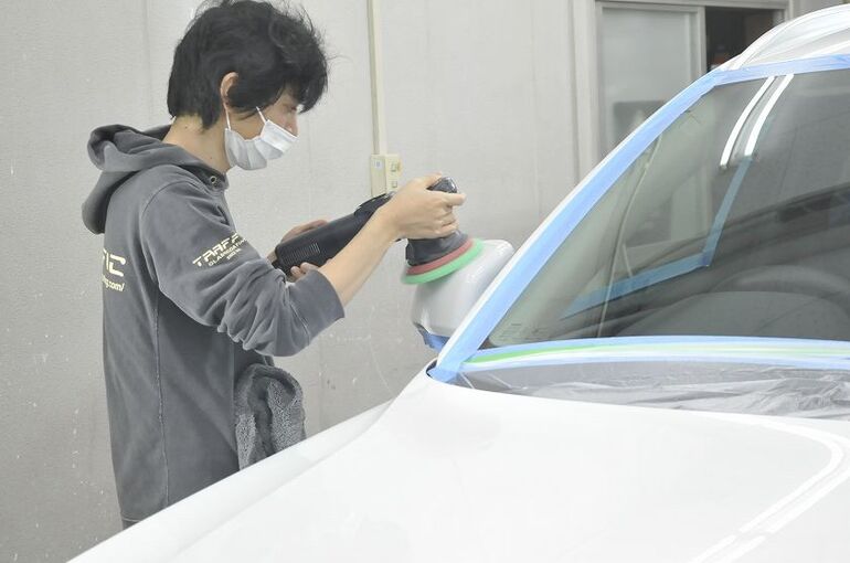 ボルボ XC40 カーコーティング施工　ミラーカウル　磨き