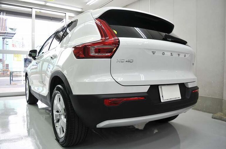 ボルボ XC40 カーコーティング施工後　左後ろから全体像